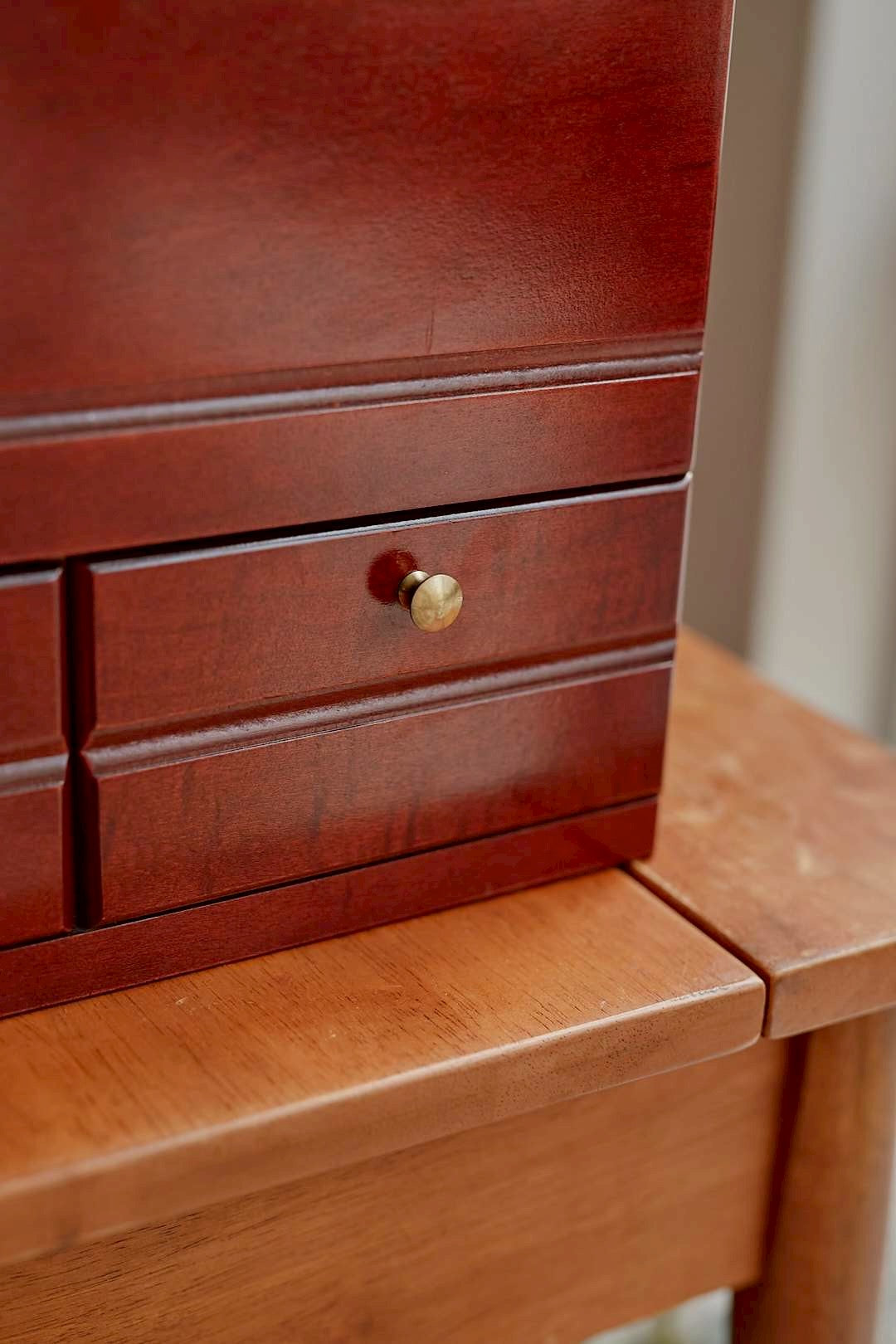 Wood dresser cosmetic box