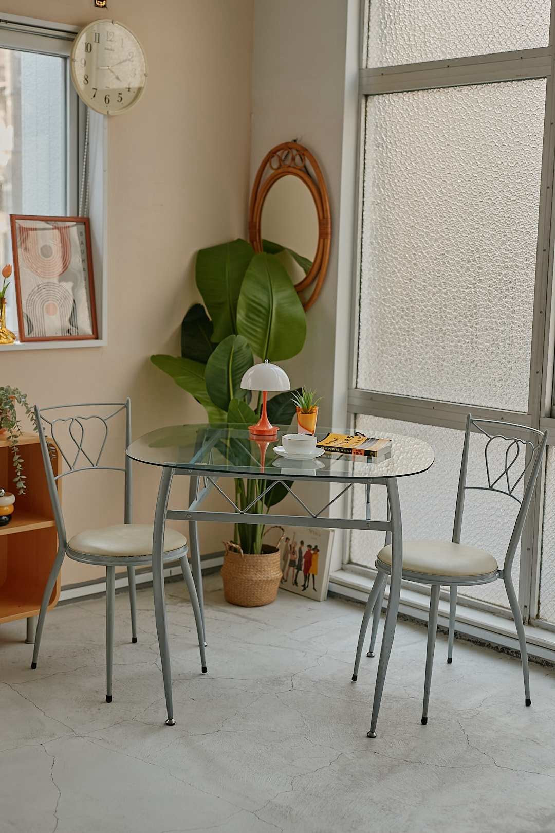 Heart Chair&Oval Glass Table Set