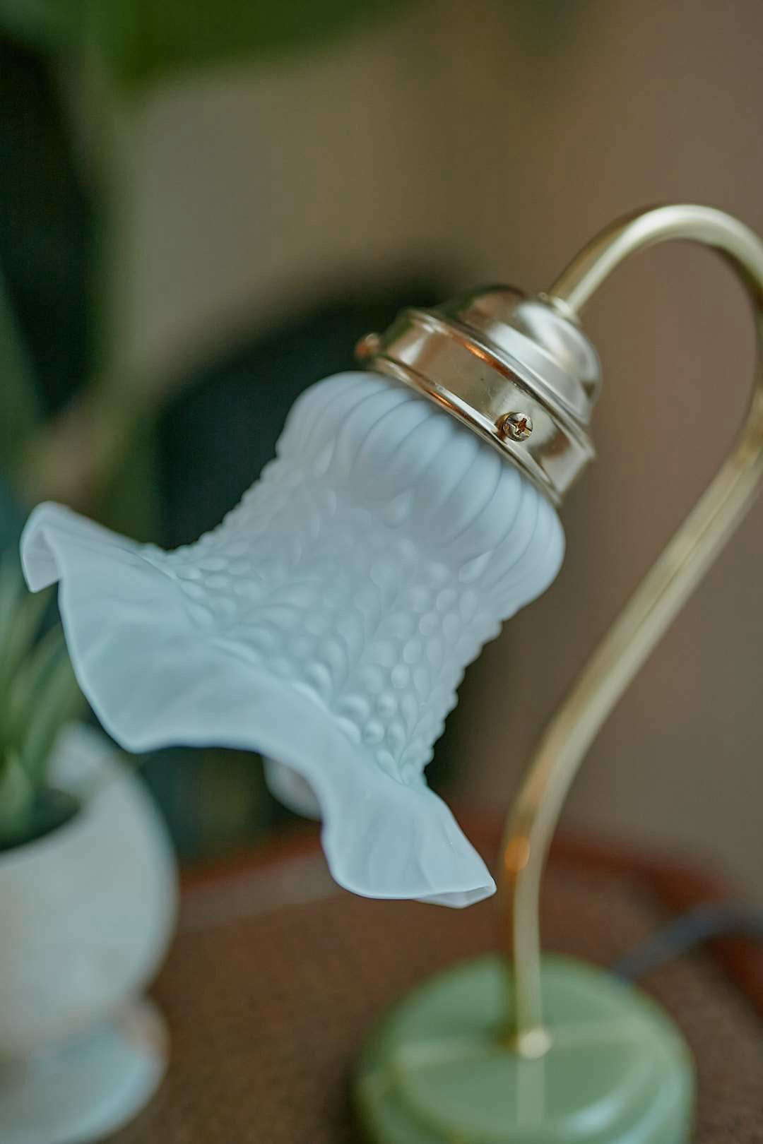 キシマ Frill glass table lamp