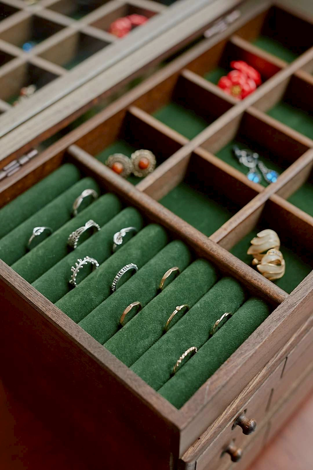 Green velvet jewelry box