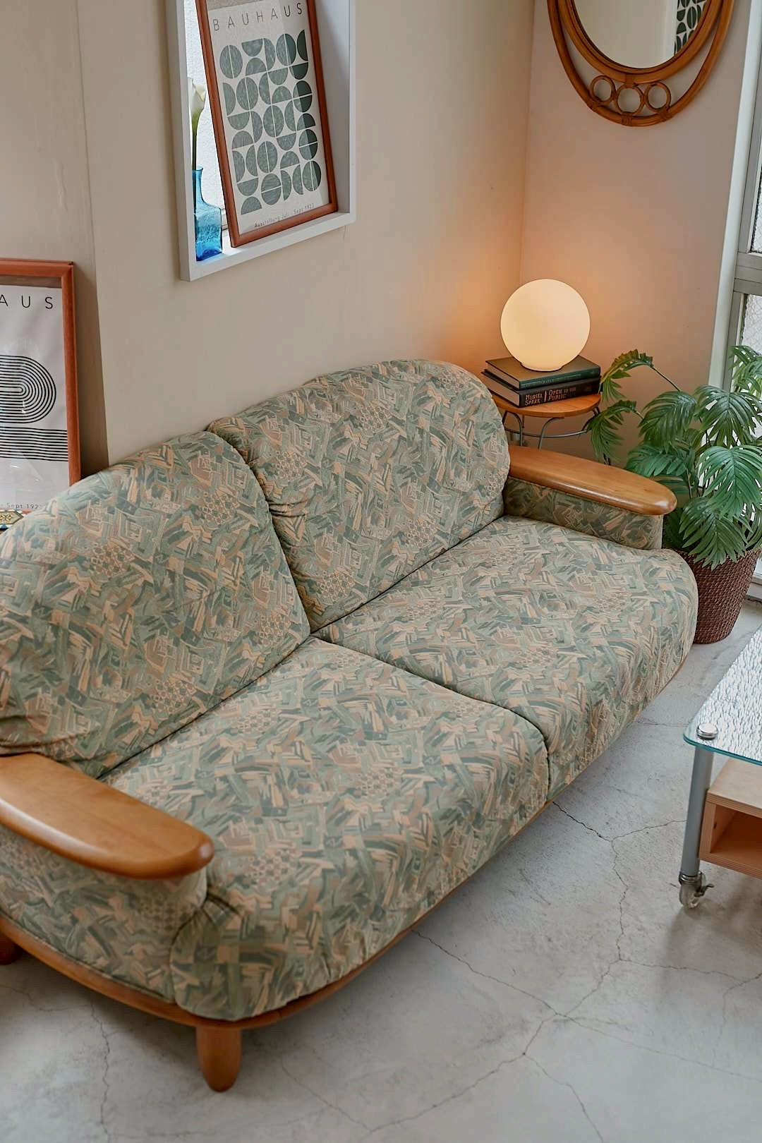 カリモク Natural Wood Arm Sofa