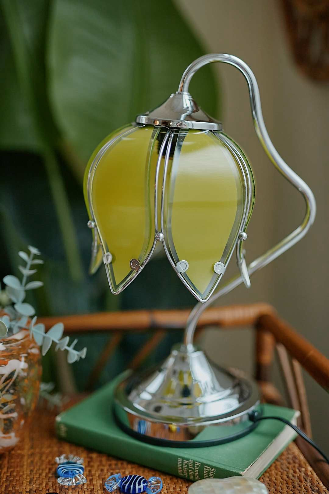 Yellow Petals Touch Sensor Lamp