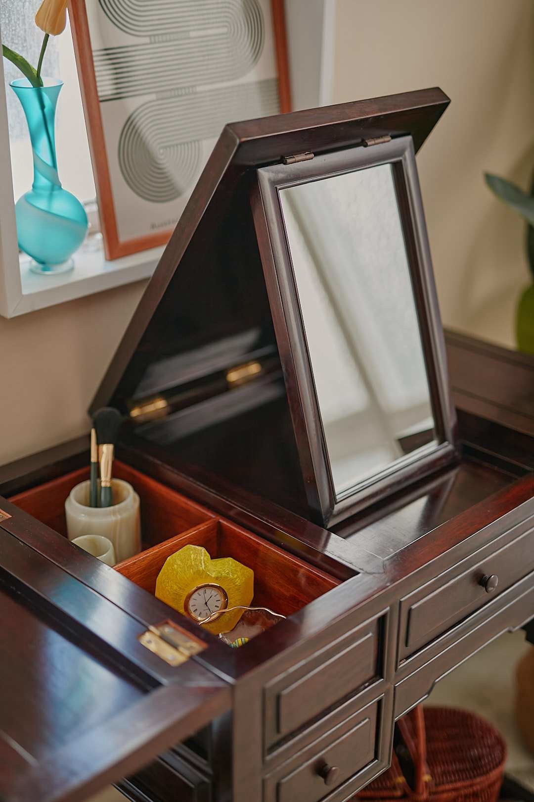 Oriental Dressing Console