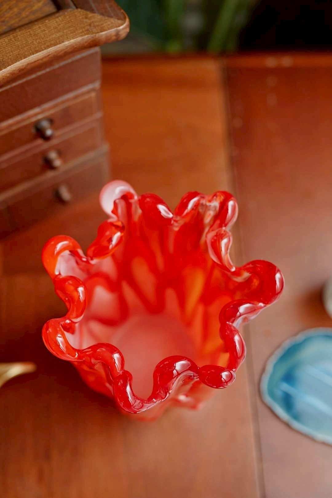Aurora red vase