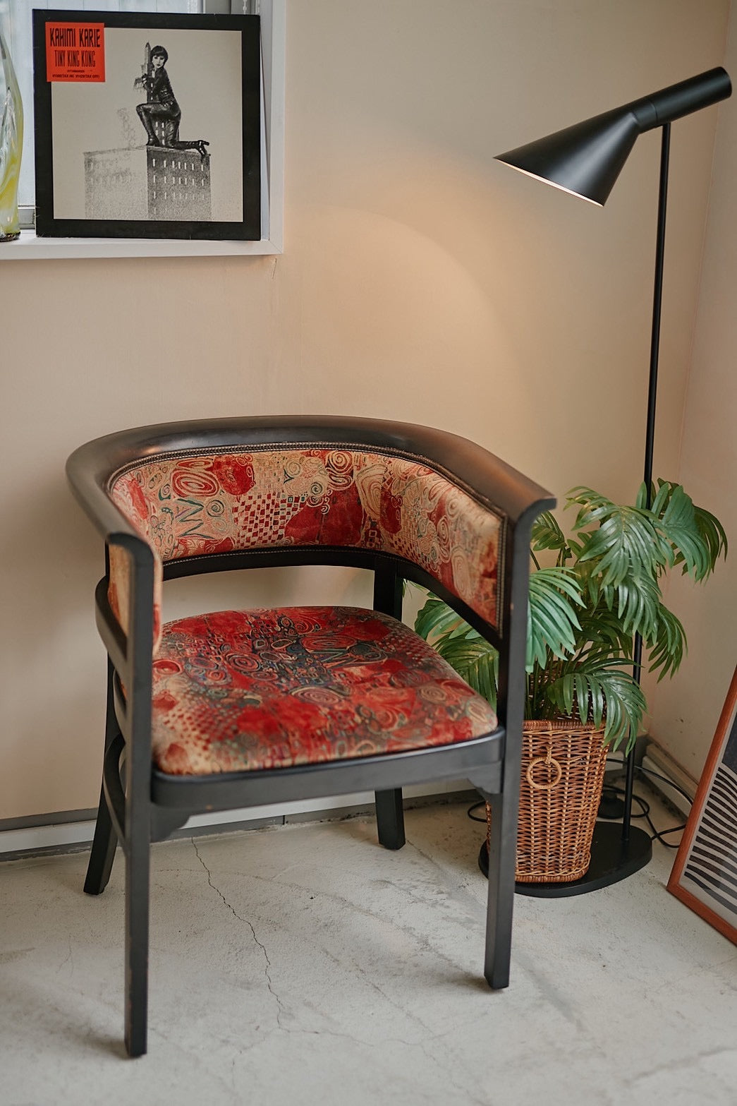 Oriental shingle chair