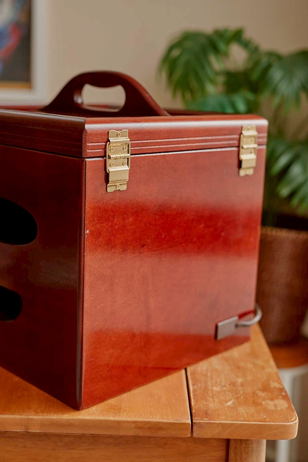 Wood dresser cosmetic box