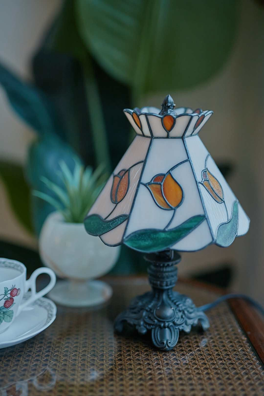 Tulip Stained Lamp