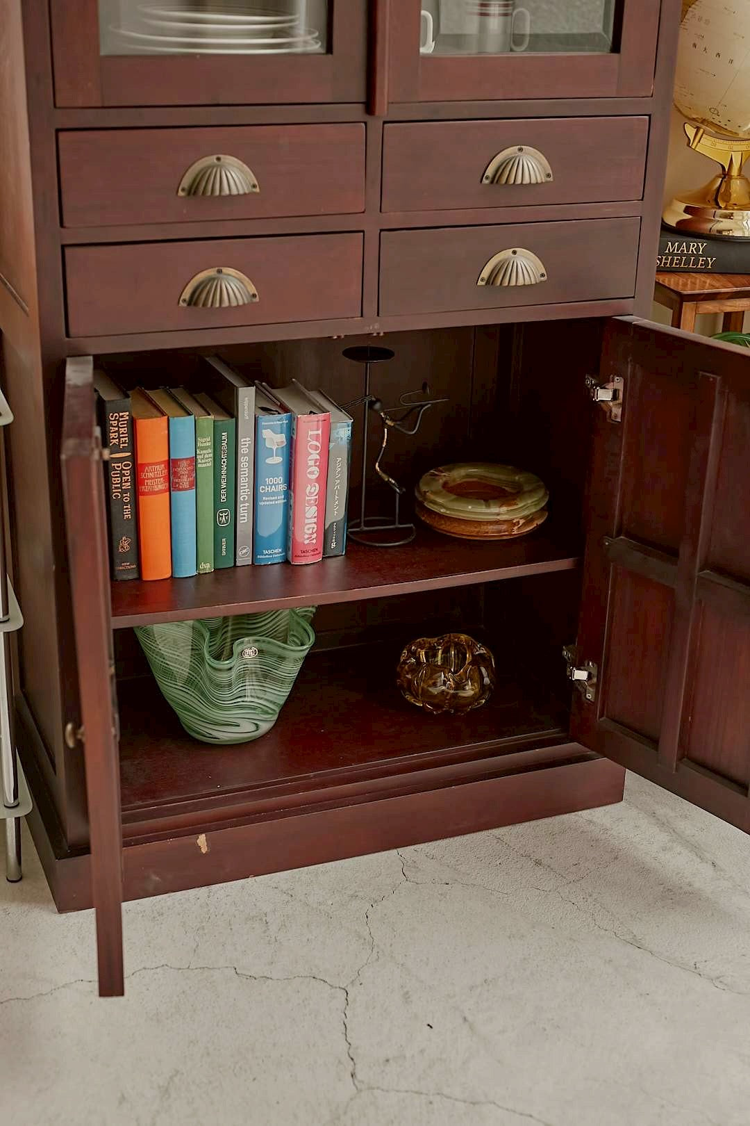Shell handle glass cabinet