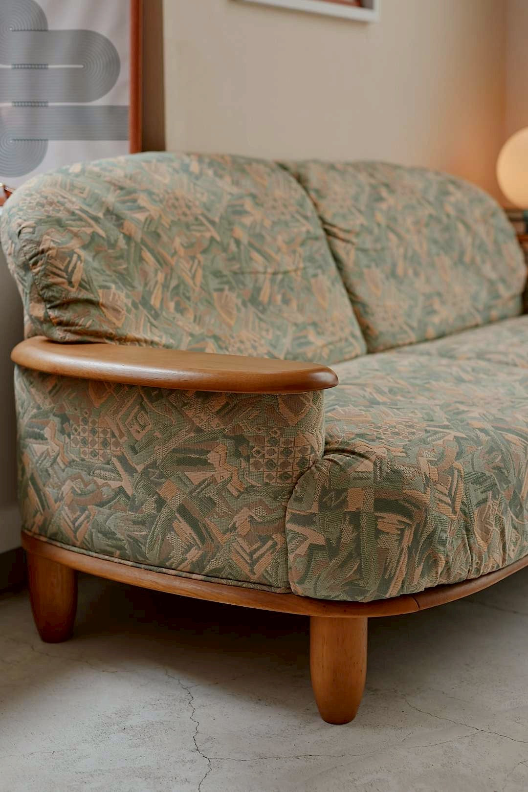 カリモク Natural Wood Arm Sofa