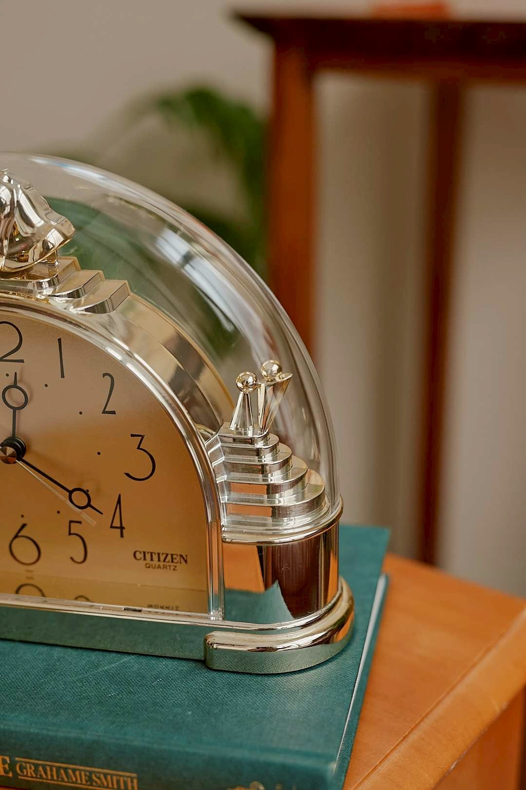 CITIZEN Crystal Arch Clock