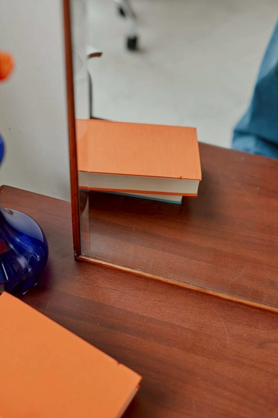 Silent Frame Mirror