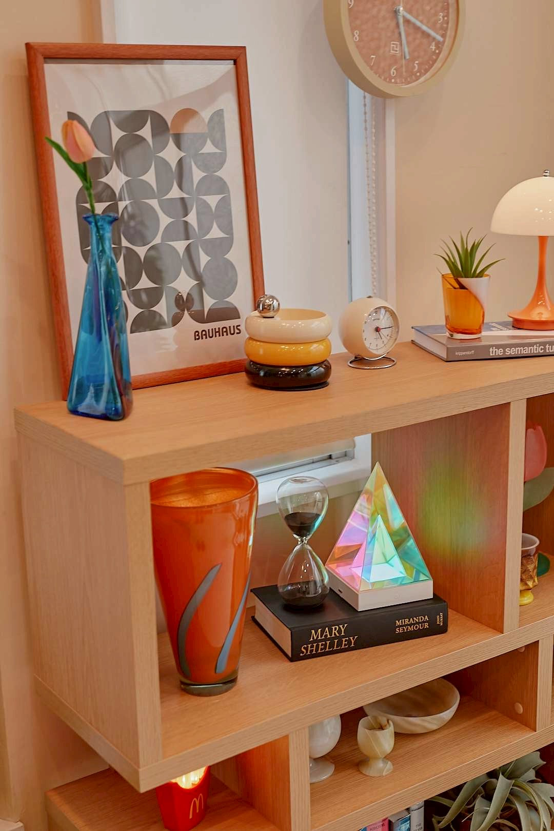 Step design open shelf