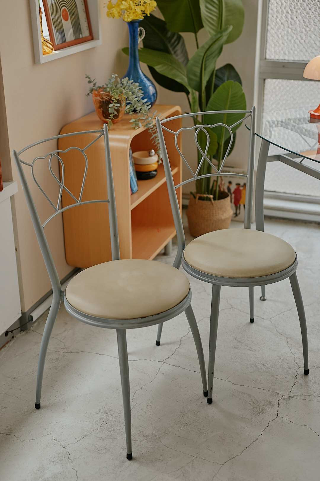 Heart Chair&Oval Glass Table Set