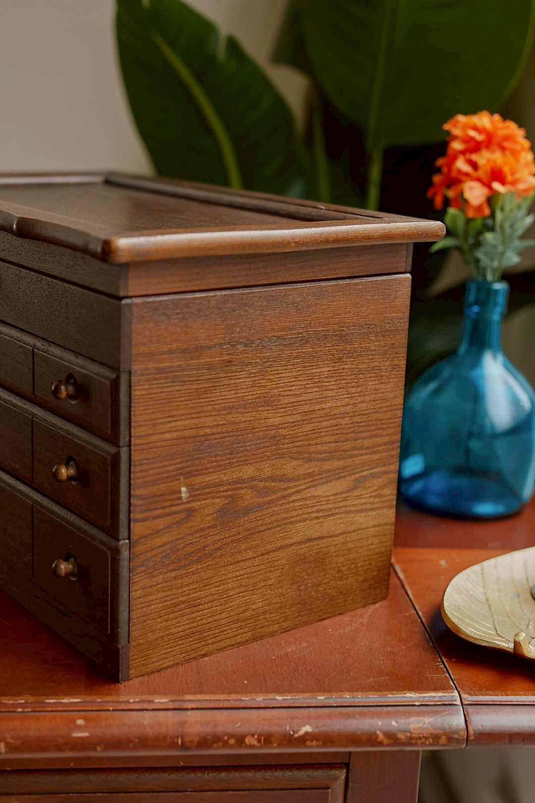 Green velvet jewelry box