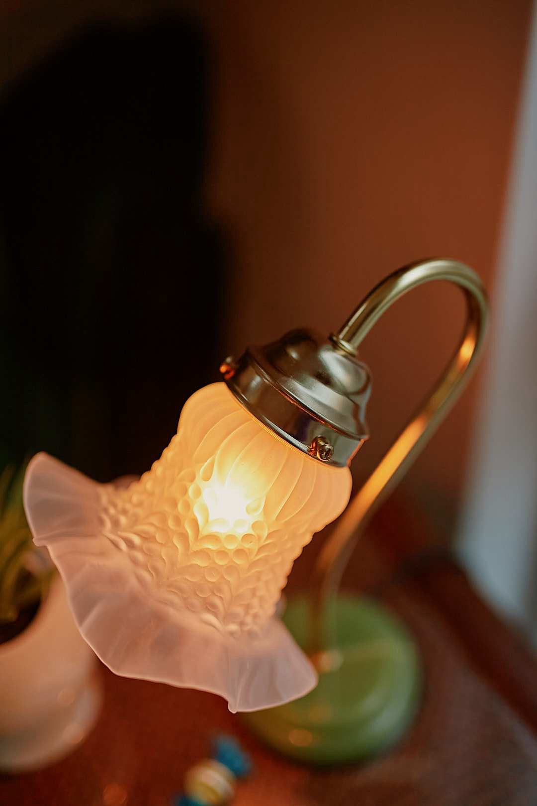 キシマ Frill glass table lamp