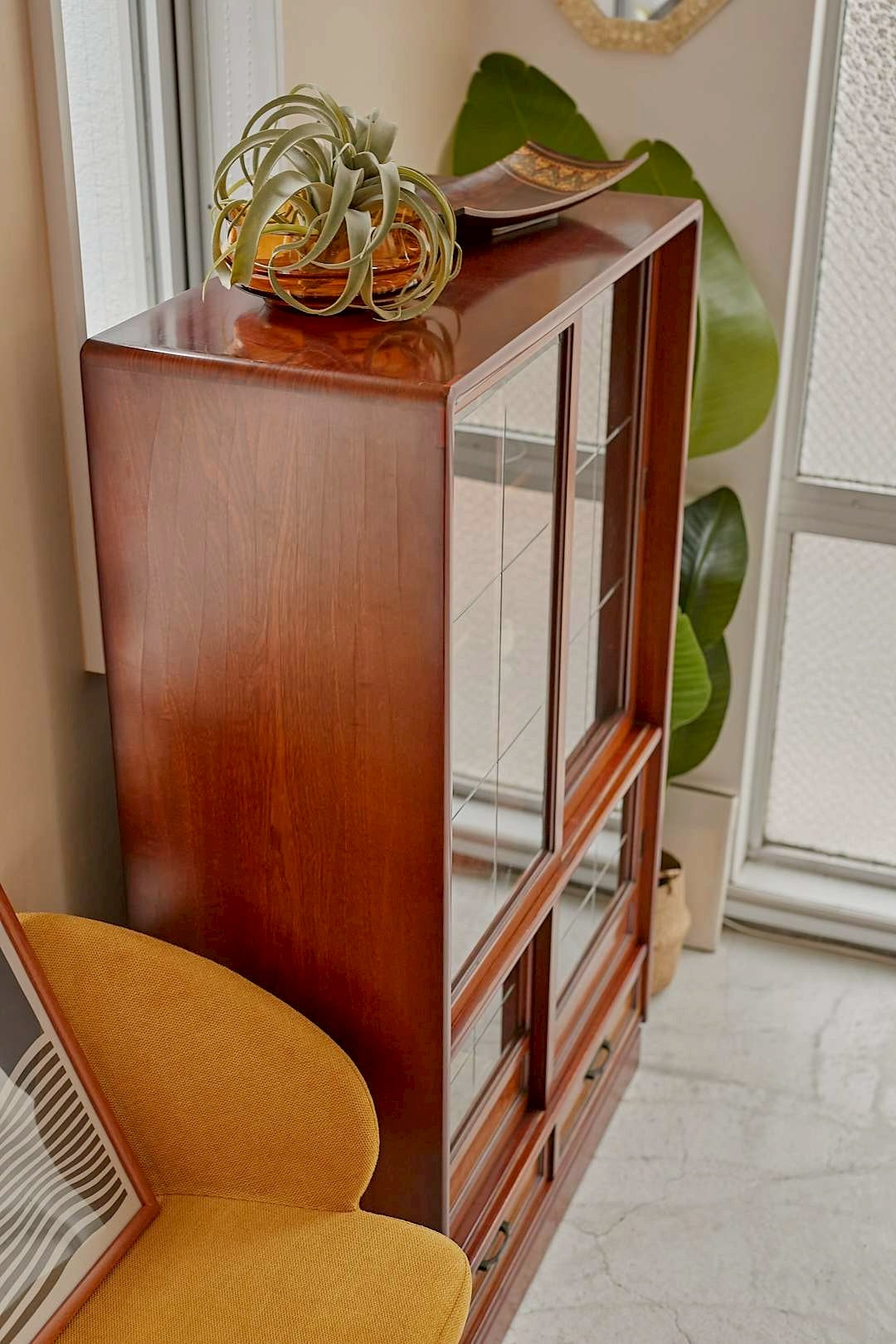 Modern cross glass cabinet