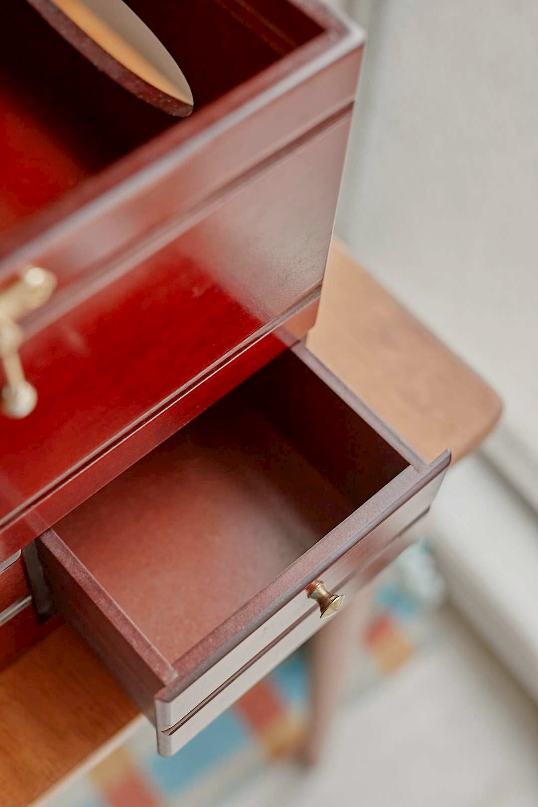 Wood dresser cosmetic box