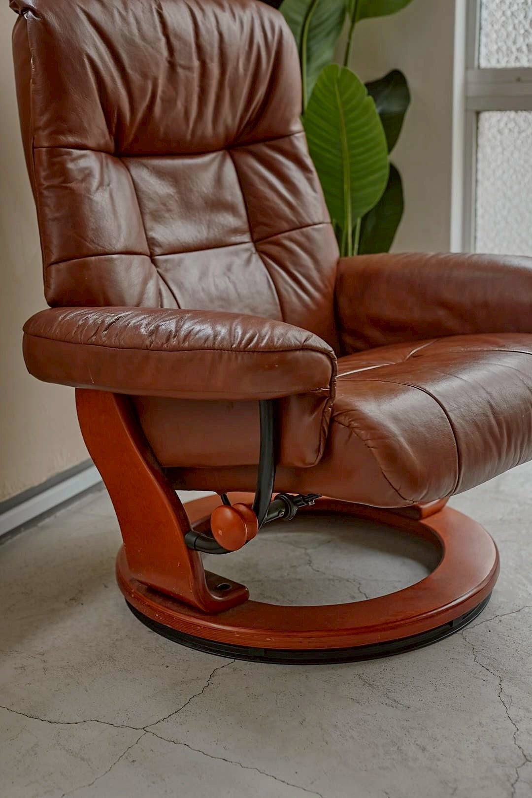 Leather Lounge Ritual