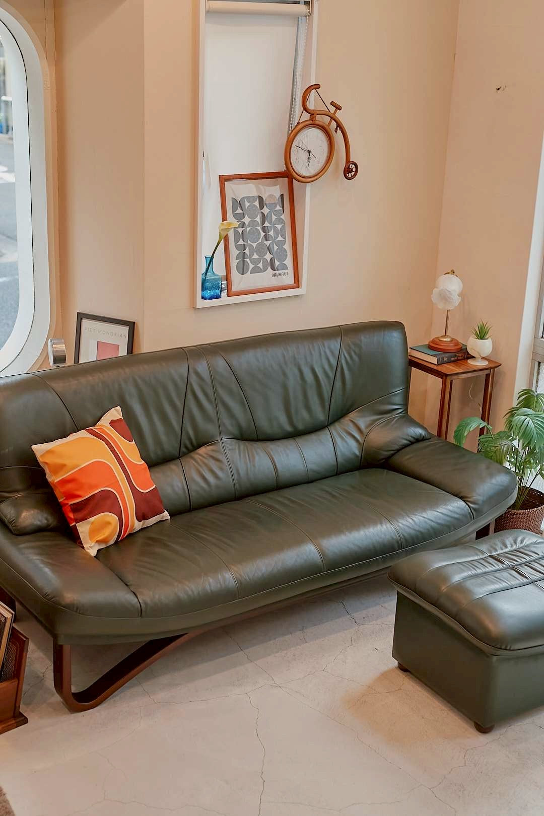 Leather Lounge Sofa & Ottoman