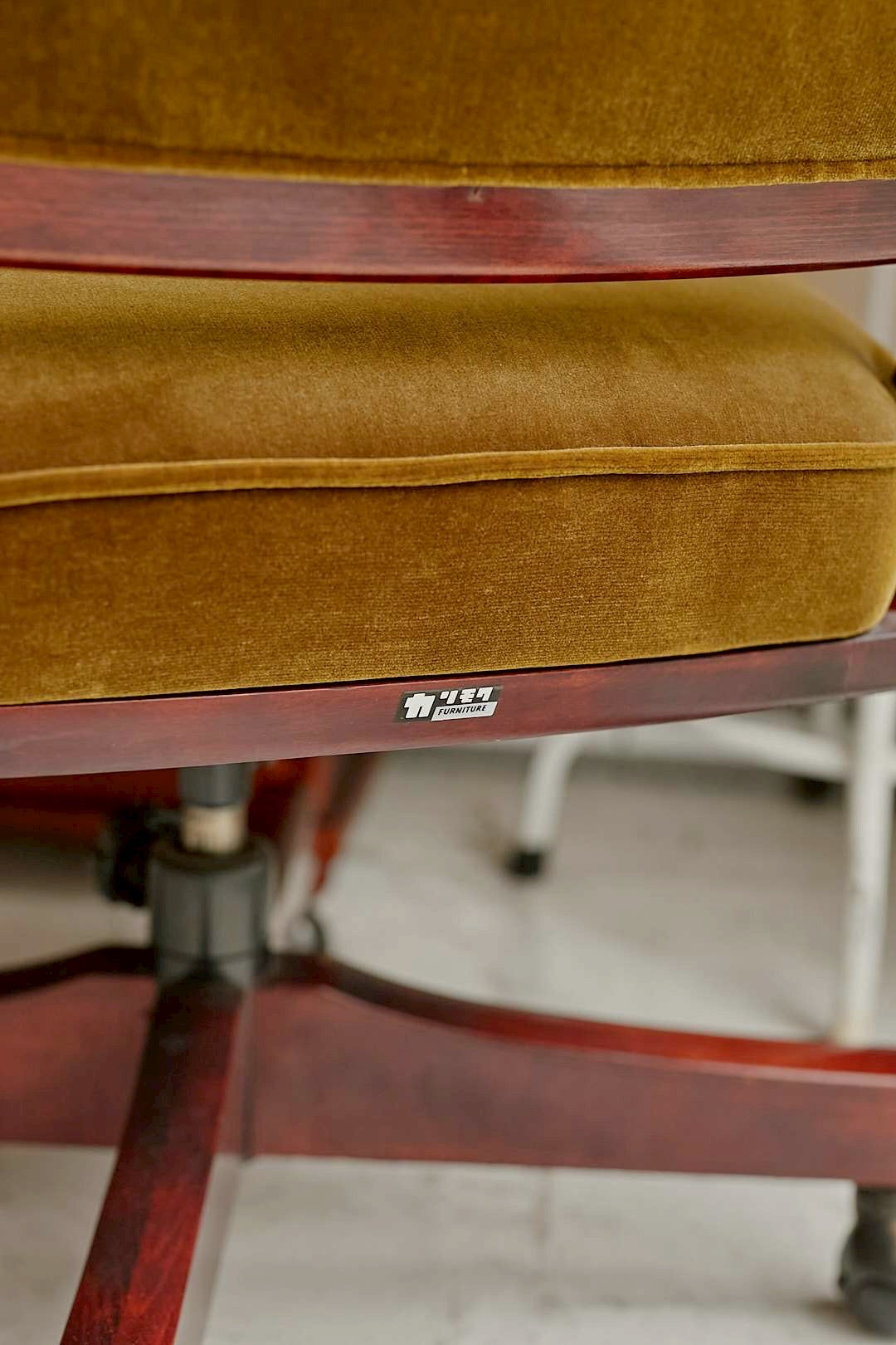 カリモク Colonial Series Desk Chair