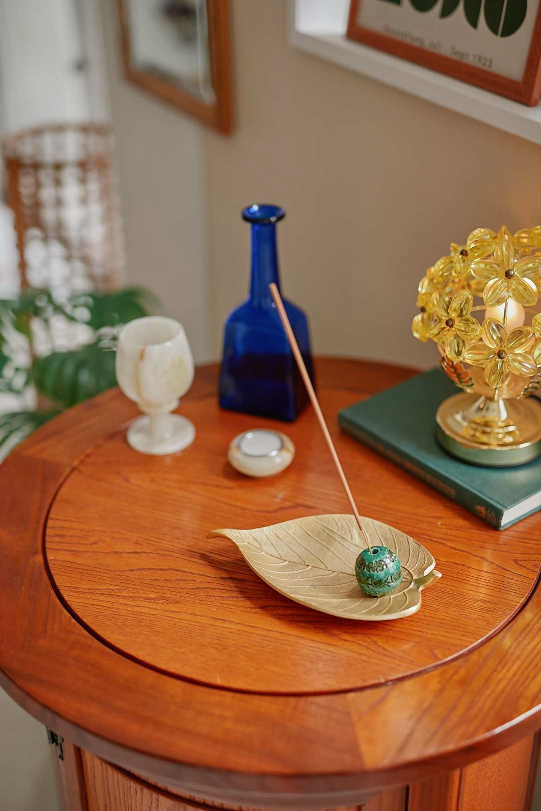 Richo Butterfly Table Cabinet