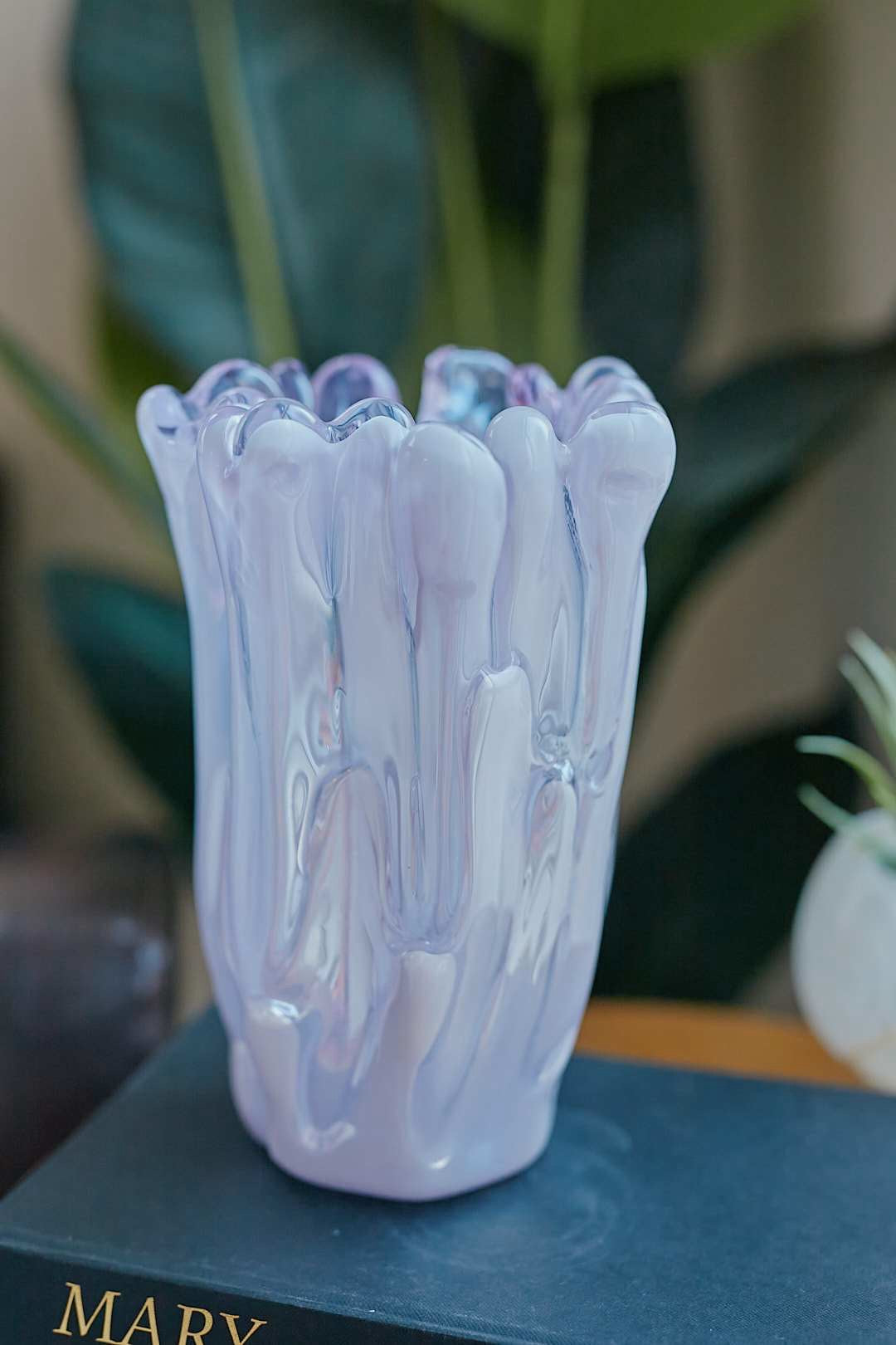 Aurora Lavender Frill Vase