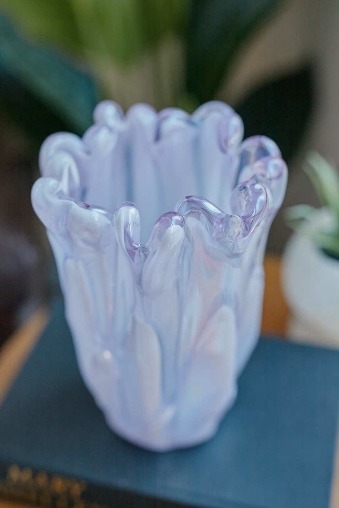Aurora Lavender Frill Vase