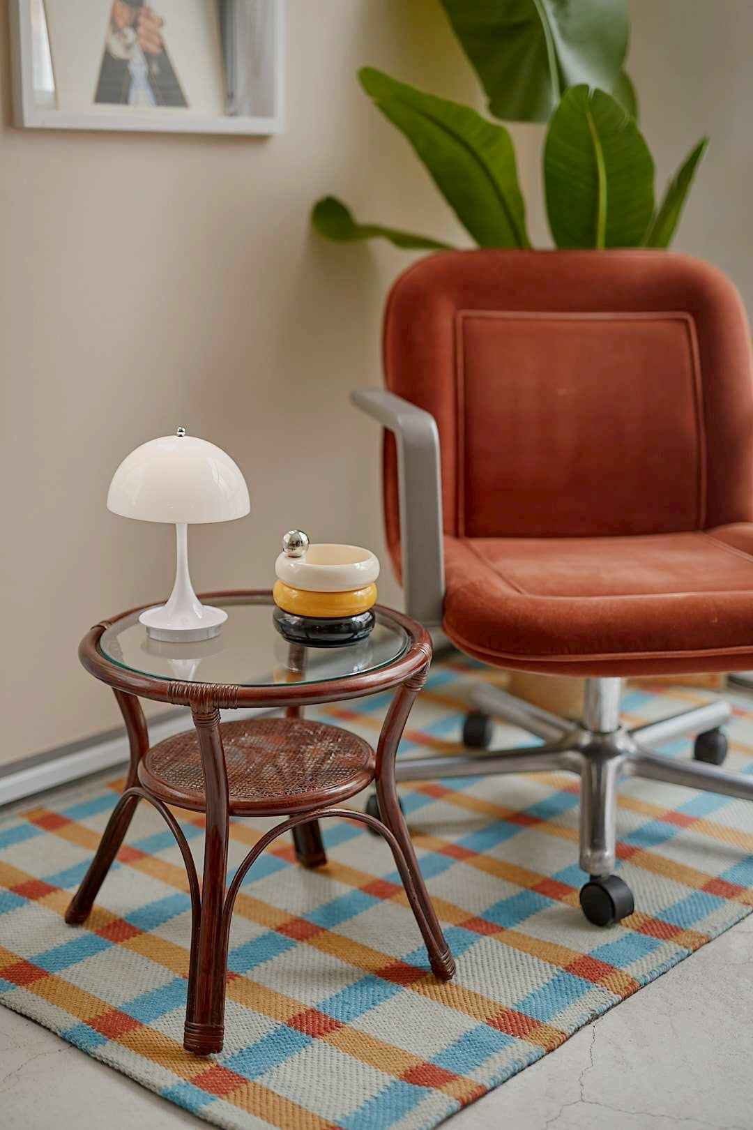 Rattan circle side table