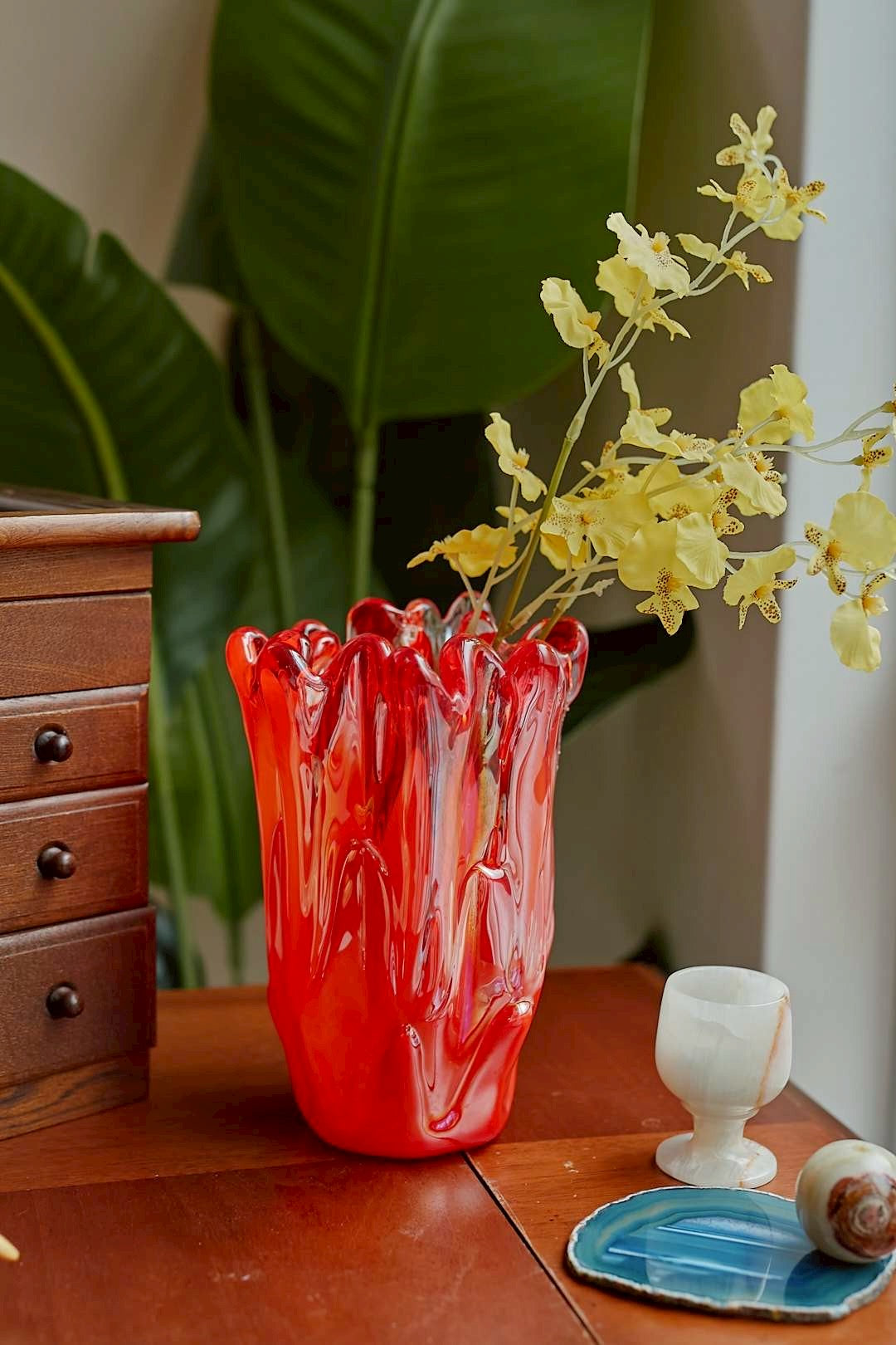 Aurora red vase