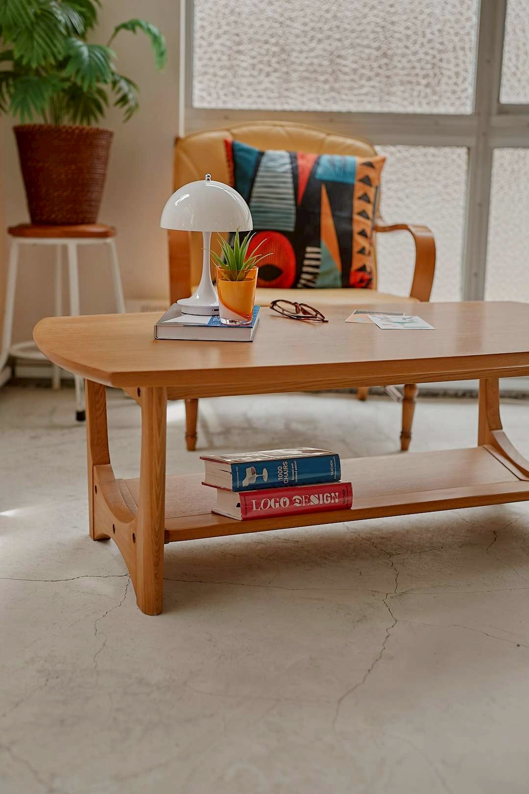 Oak Curve Low Table