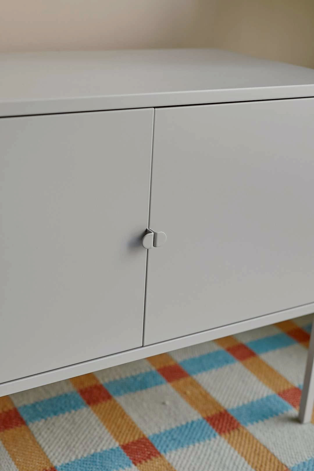 Soft Grid Cabinet