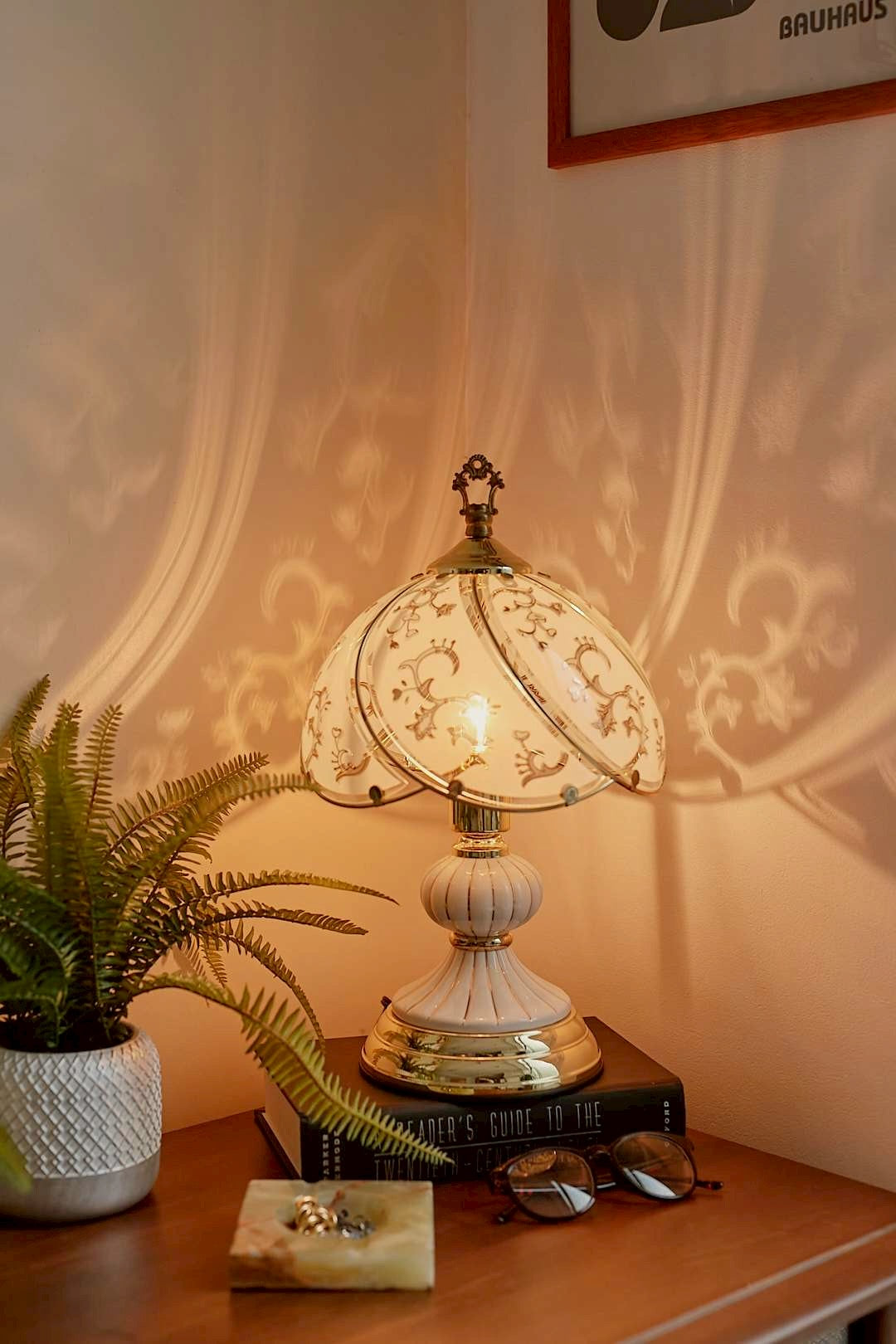 Botanical Shadow Lamp