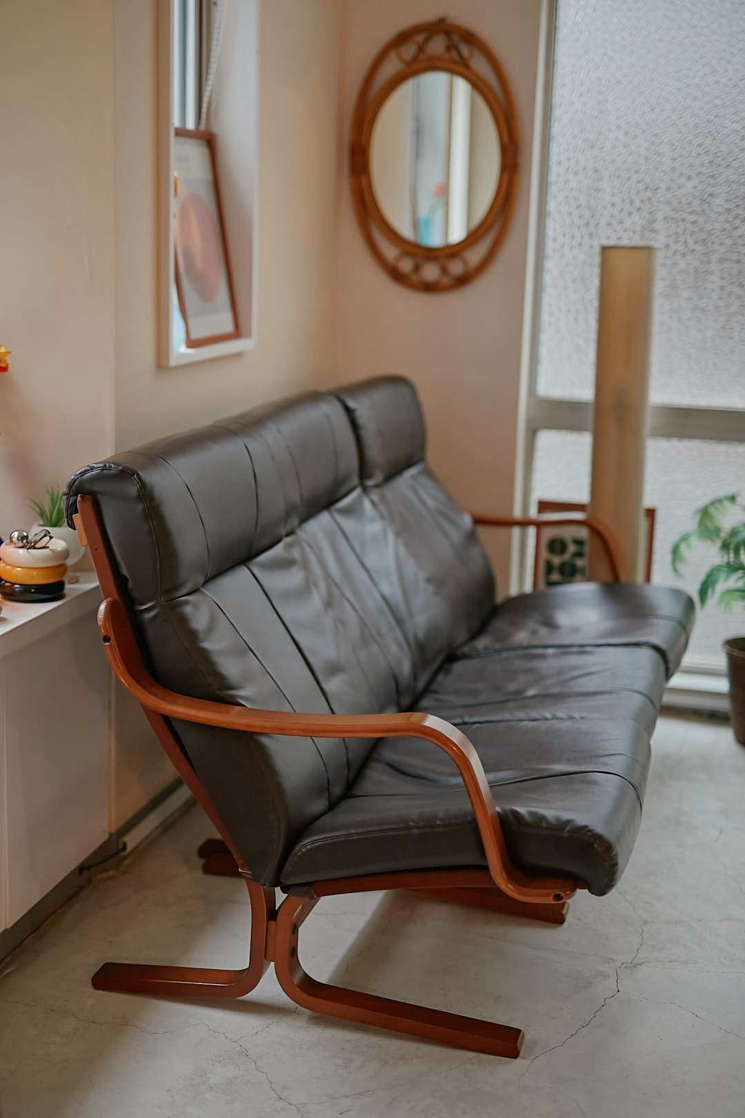 冨士ファニチアCurve Wood Leather Sofa