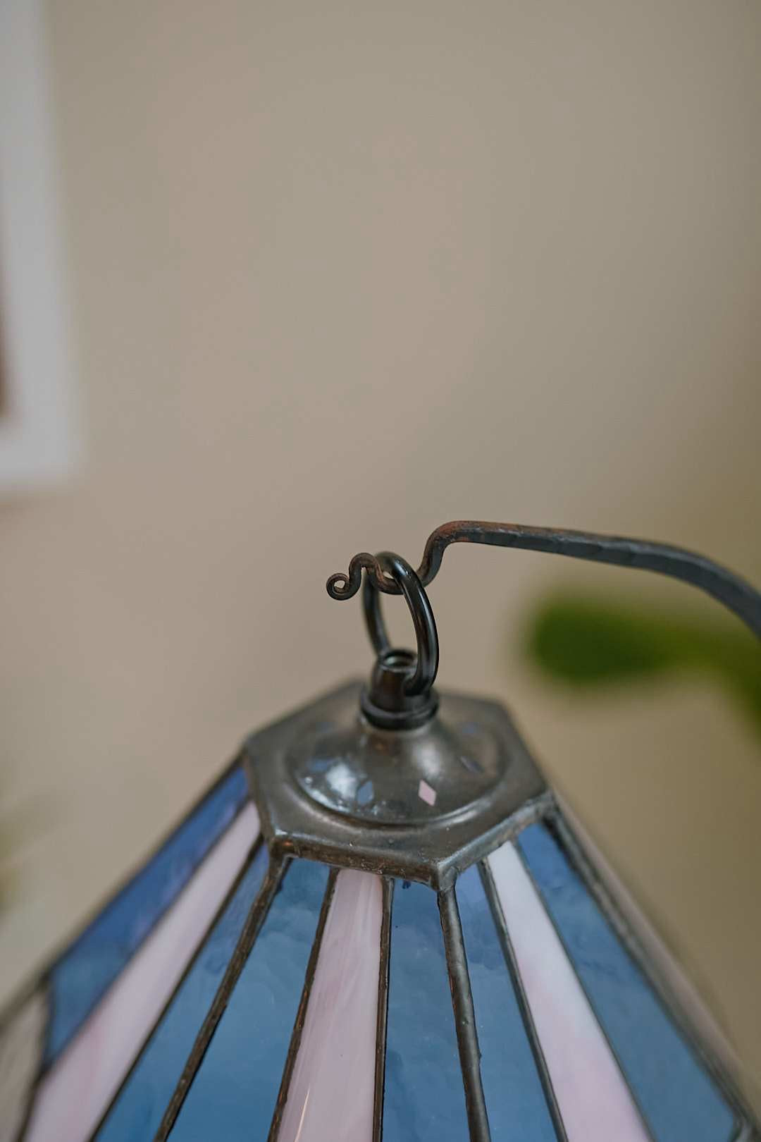 Hanging Stained Glass Lamp