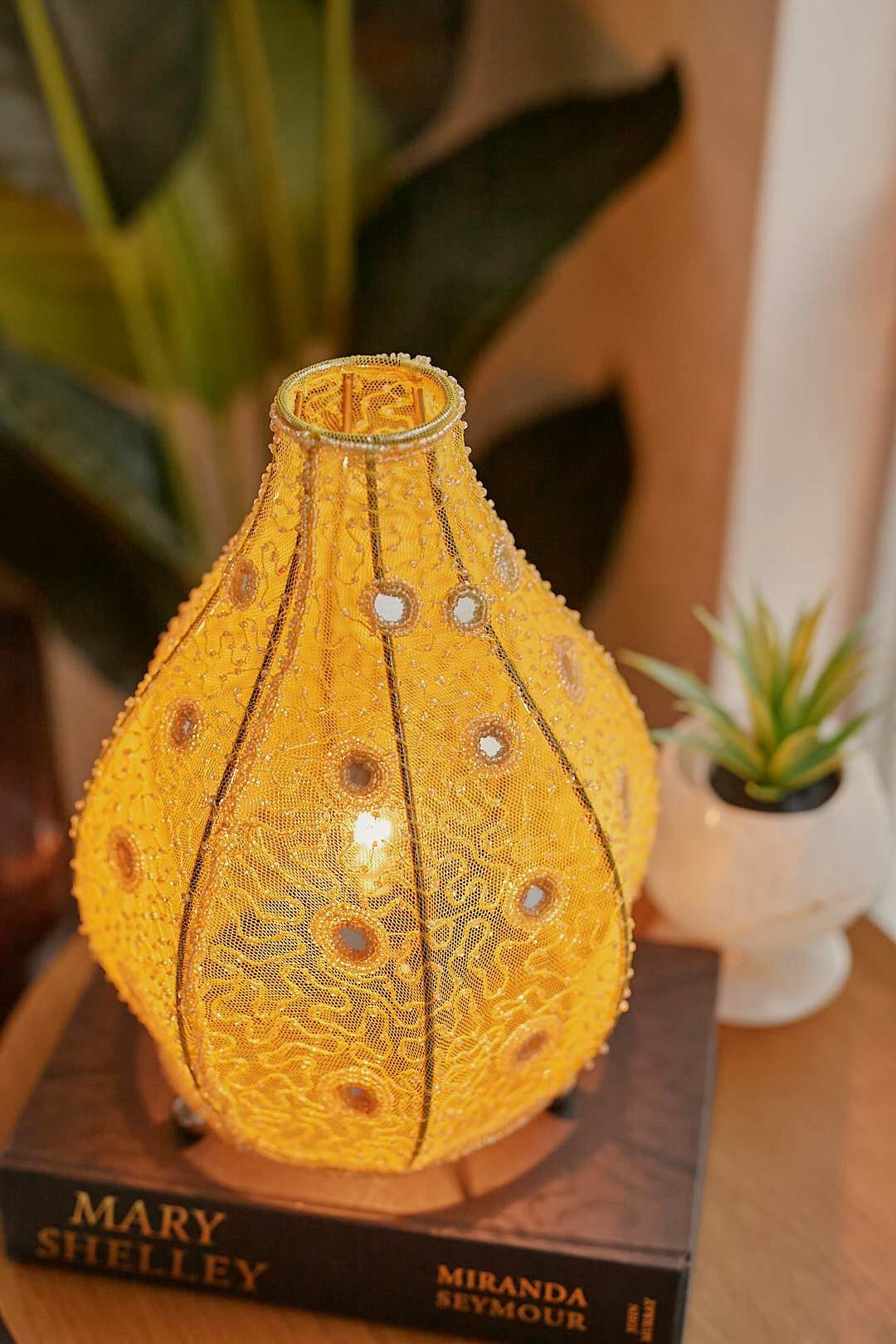Taj Mahal Bead Lamp (yellow)