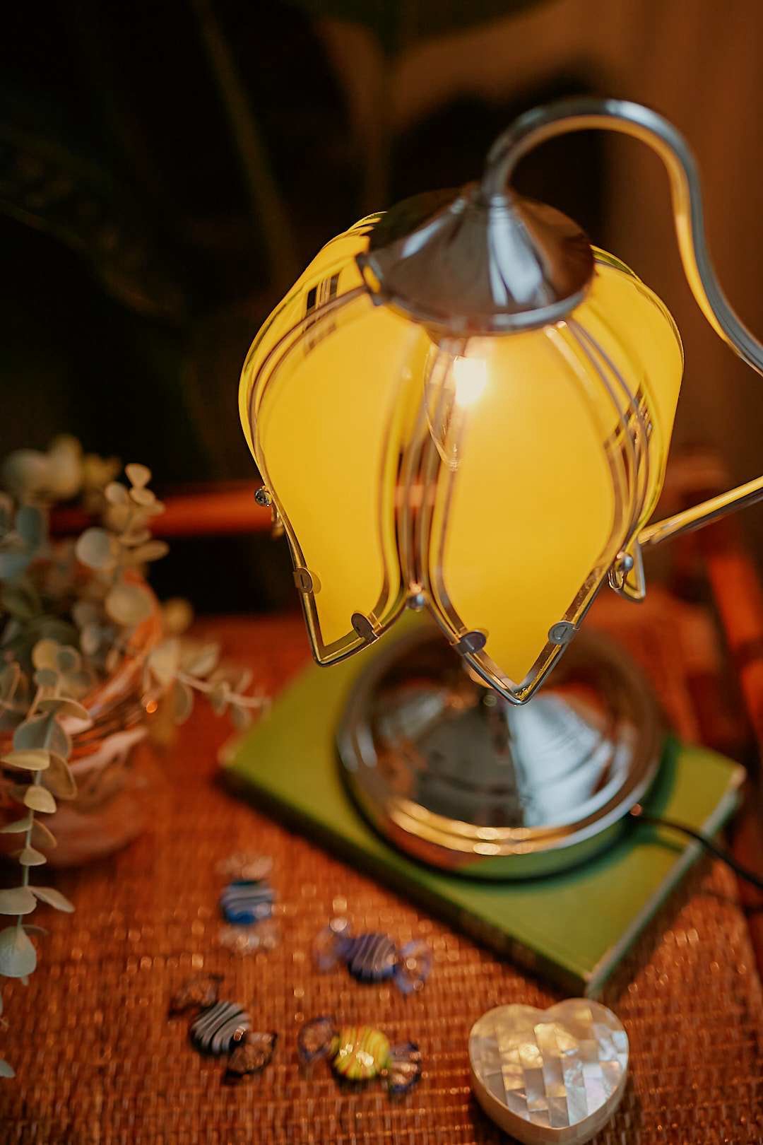 Yellow Petals Touch Sensor Lamp