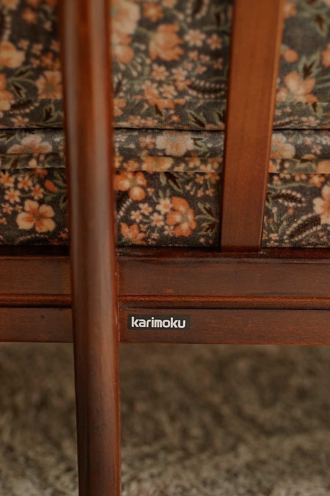 カリモク Floral Wood Frame Sofa