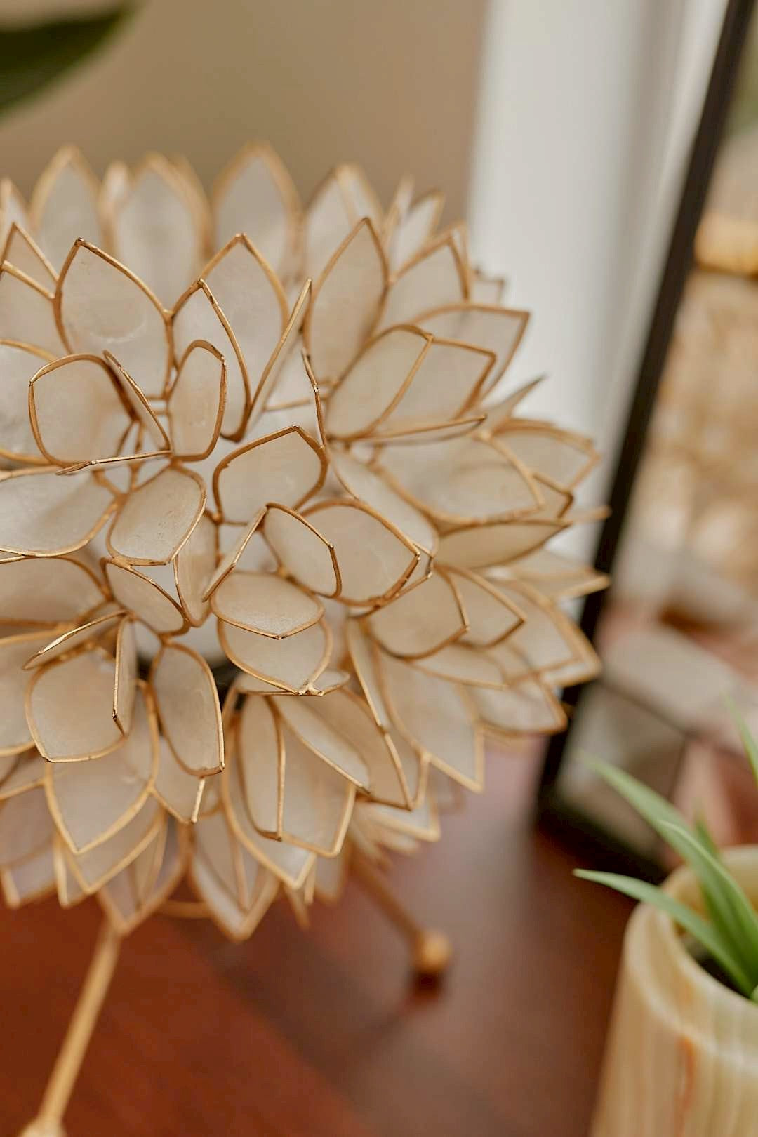 Capiz Flower Ball Lamp