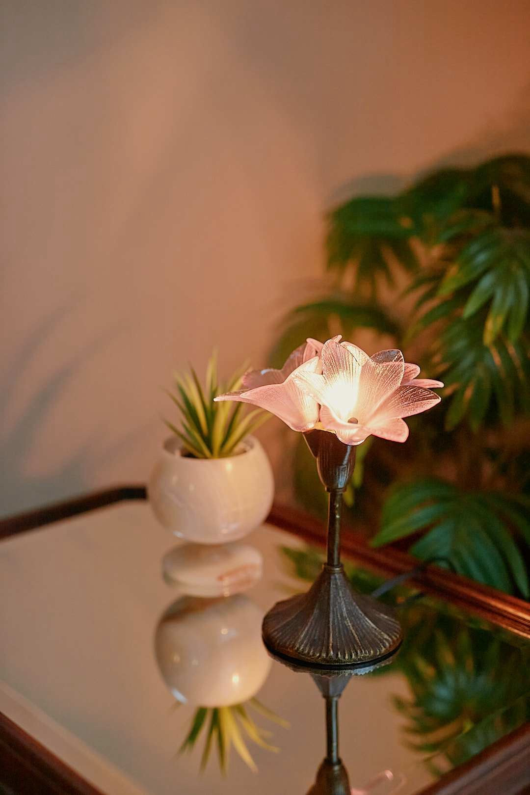 HOYA ブルーフラワーガラスランプ